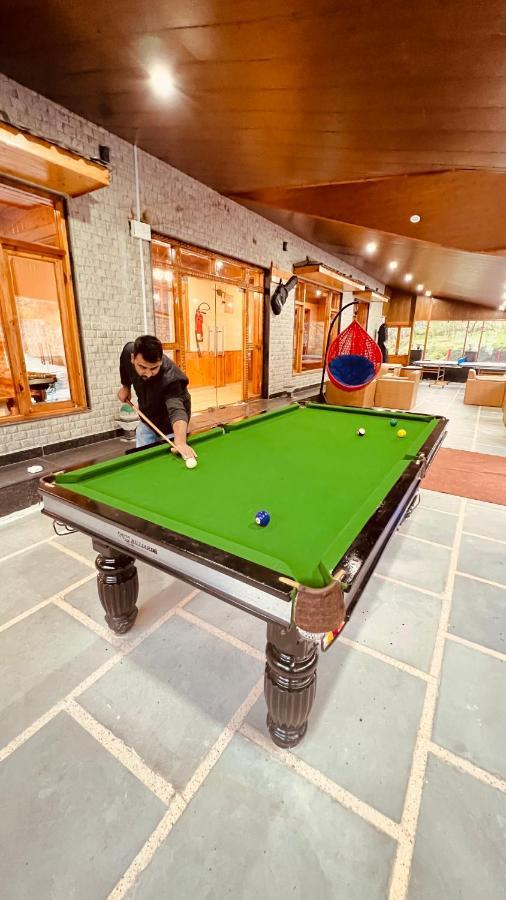 Smuggler Resort By West Western Near To Mall Road & Hadimba Temple # Swimming Pool#Free Pick From Volvo Bus Stand Manali  Exterior photo